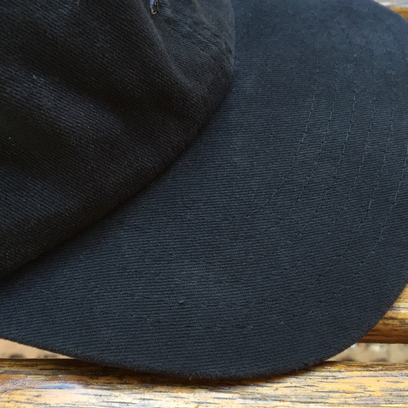 Dab hat full black 6 panel style cap with adjustable back strap and buckle - Picture 4 of 16